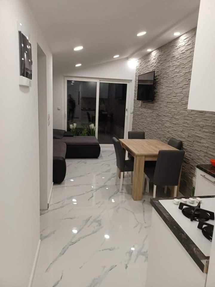 Apartment Sun Vir Room photo